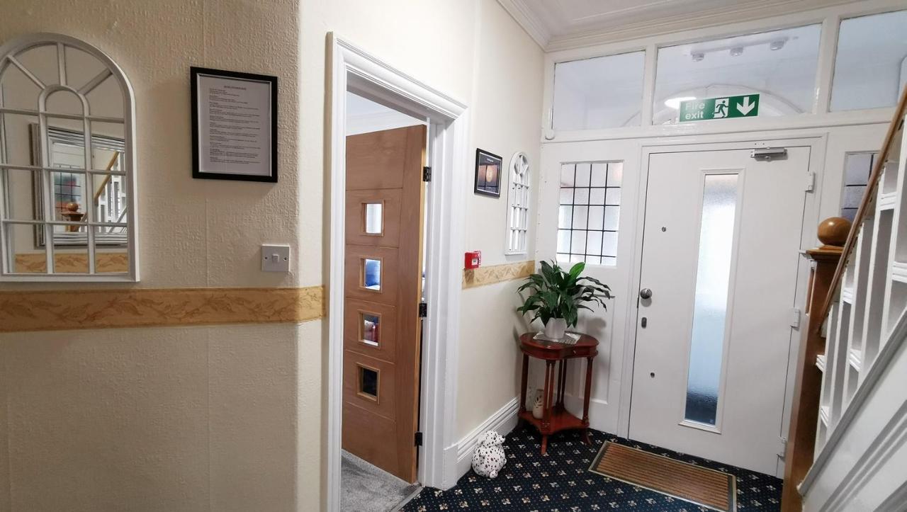 Sunnydale Hotel Blackpool Buitenkant foto